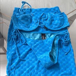 Triangl bikini with matching skirt